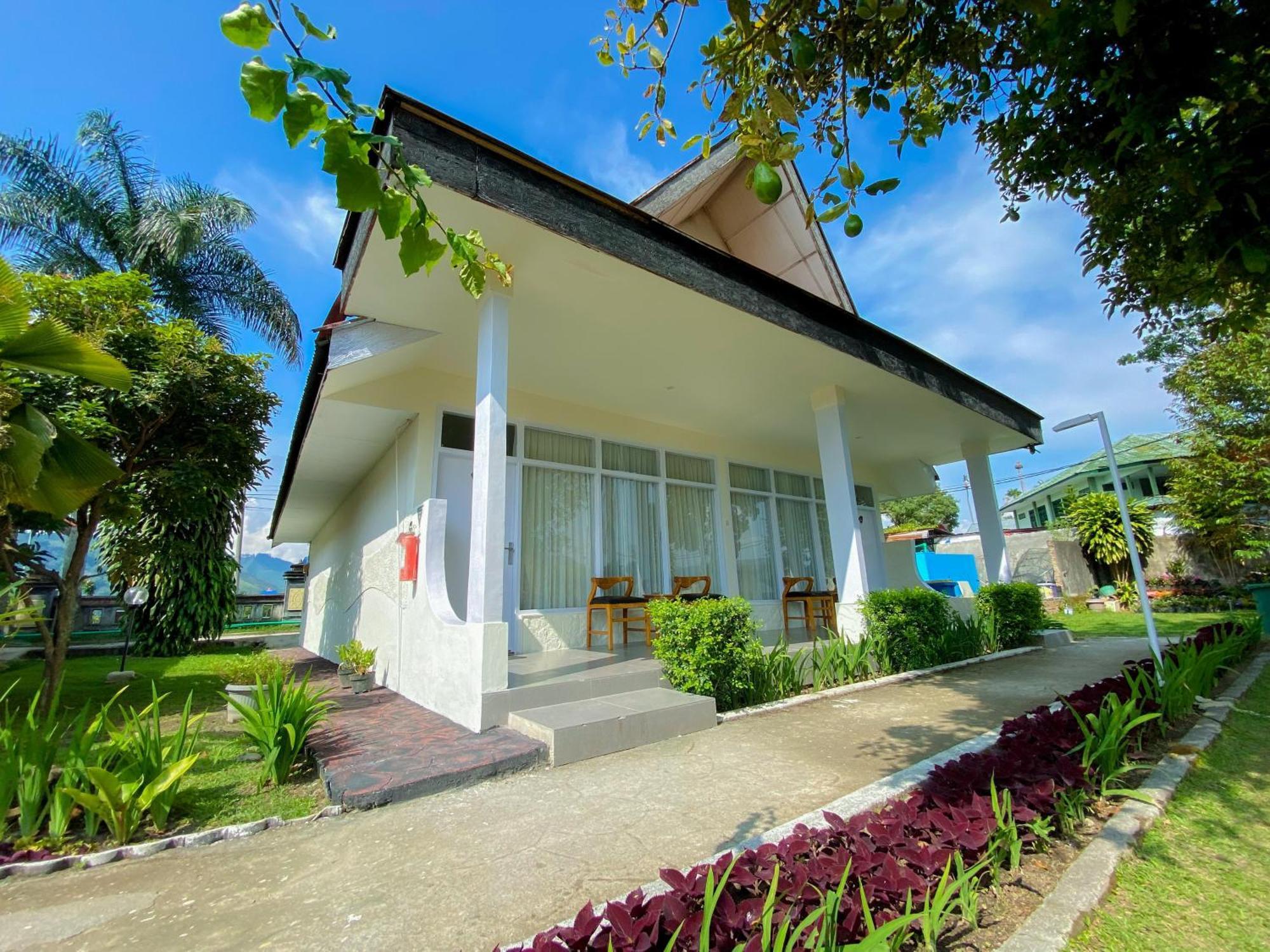 Khas Parapat Extérieur photo