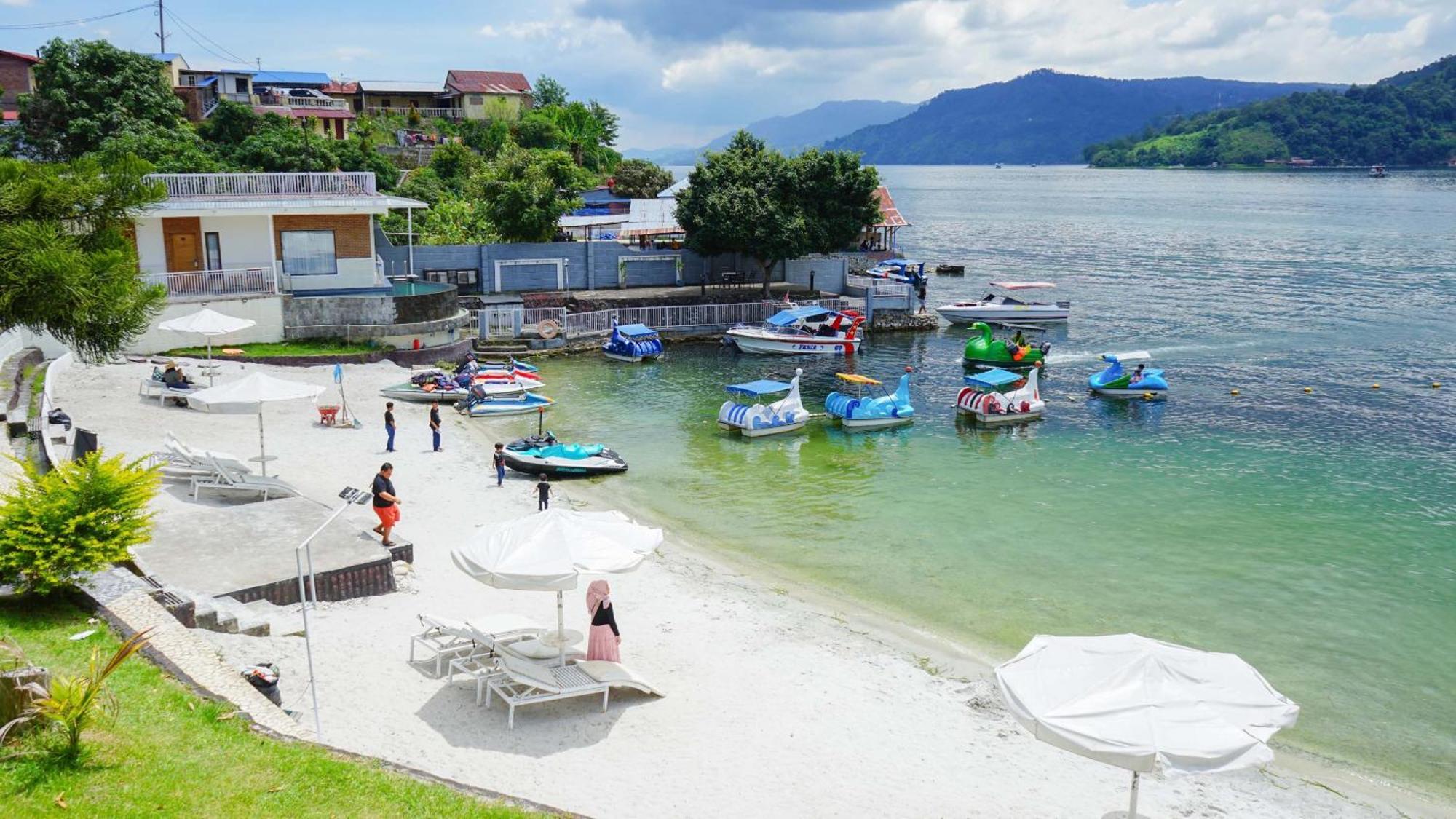 Khas Parapat Extérieur photo
