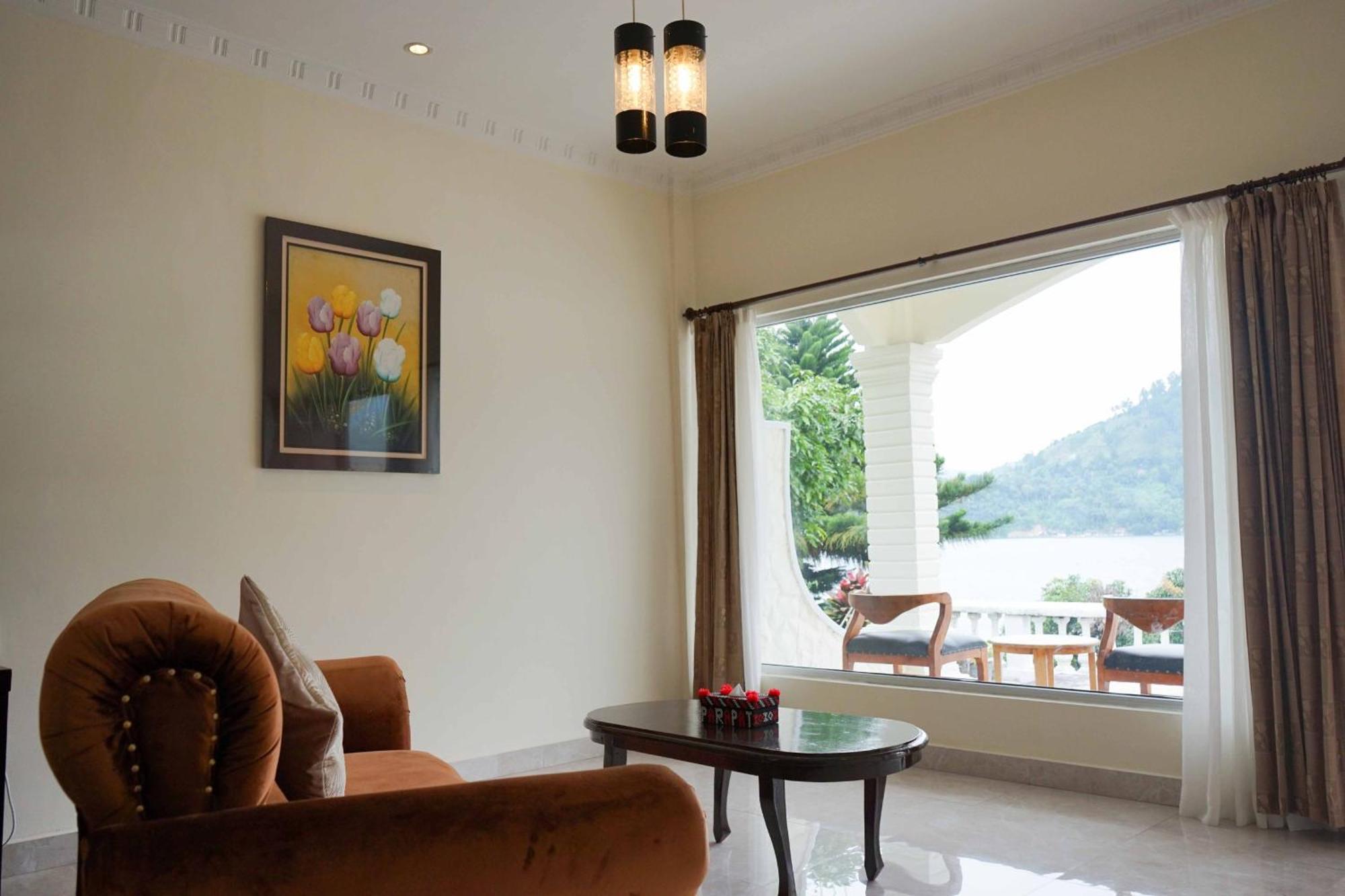 Khas Parapat Extérieur photo